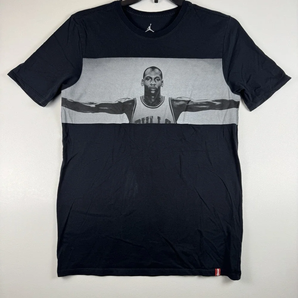 Michael Jordan‎ Outstretched Arms Basketball TShirt Black Men's Size M